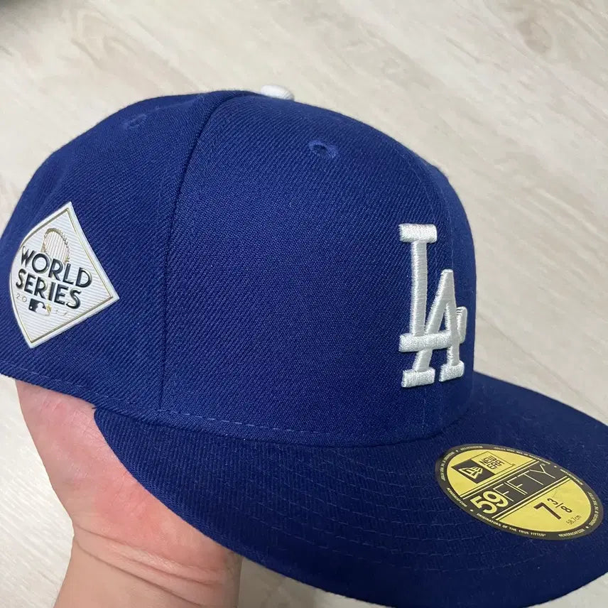 [BUNJANG] New Era LA Dodgers 2017 World Series 7 3/8 Cap / 뉴에라 LA다저스 2017 월드 시리즈  7 3/8사이즈