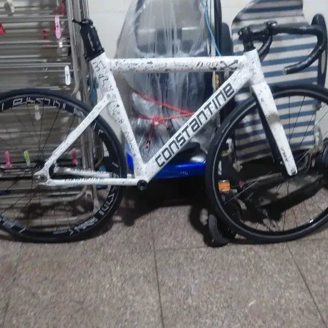 [BUNJANG] Konstantin Pixy Bicycle Graffiti Edition / 콘스탄틴 픽시 자전거 낙서 에디션 대차