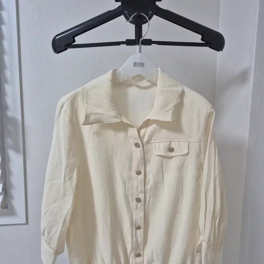 [BUNJANG] AK Incline Blouse / AK 엔클라인블라우스