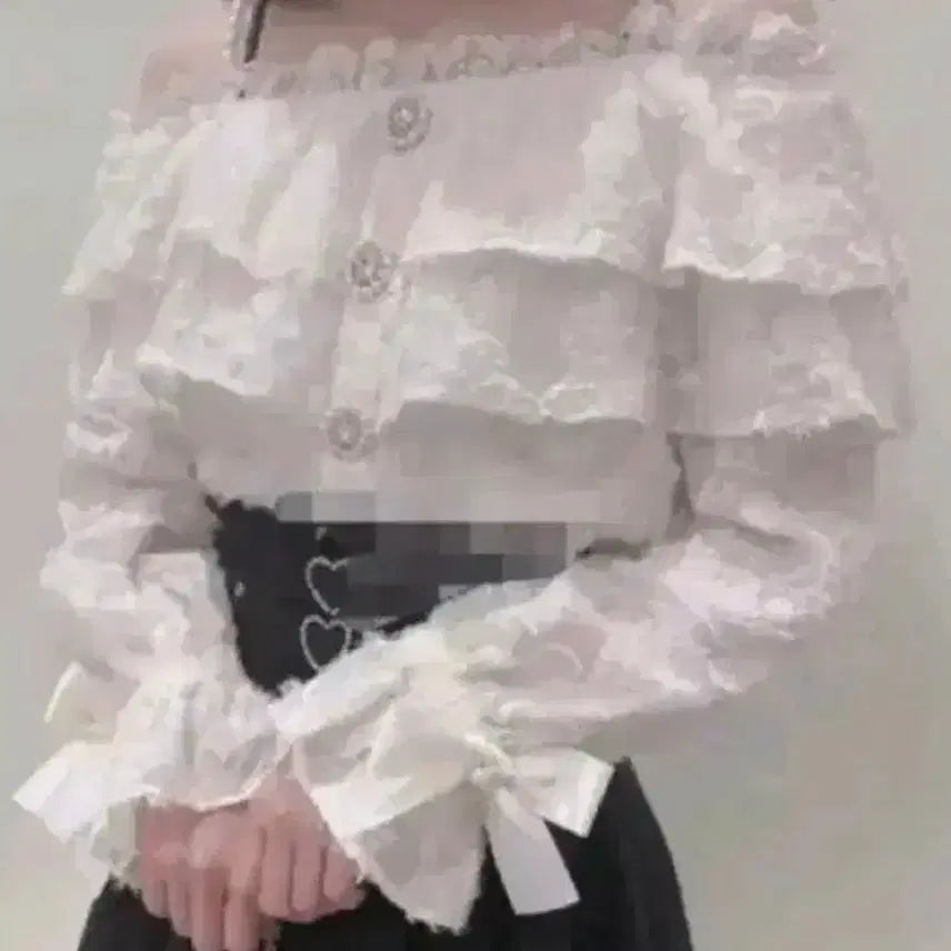 [BUNJANG] Rosita Feather Fur Off-Shoulder Blouse / 로지타 페더 퍼 오프숄더 블라우스 스나계 지뢰계 양지뢰 양산형