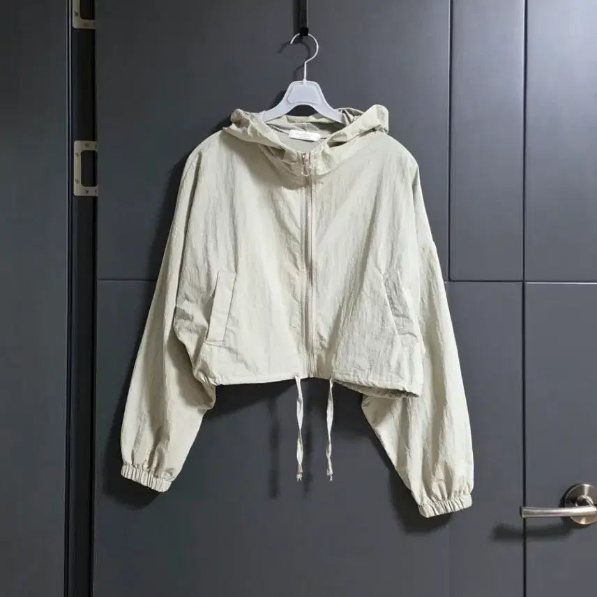 [BUNJANG] Cropped Windbreaker Jacket / [55~66]크롭 바람막이자켓