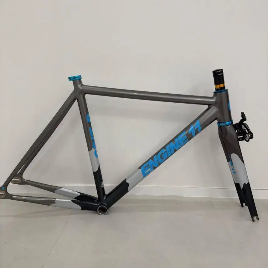 [BUNJANG] Engine11 Criterium Frame - Gunmetal / 엔진11 건매탈 프레임만 판/대(코히즌,룩,진바이크)