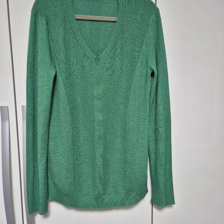 [BUNJANG] TIME Glitter V-Neck Knit Green / 타임 글리터 그린 브이넥 니트