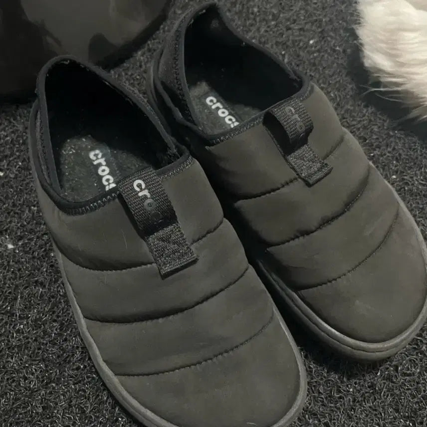 [BUNJANG] Crocs Black Padded Moccasin Slip-ons / 크록스 블랙 패딩 슬립온 모카신 260