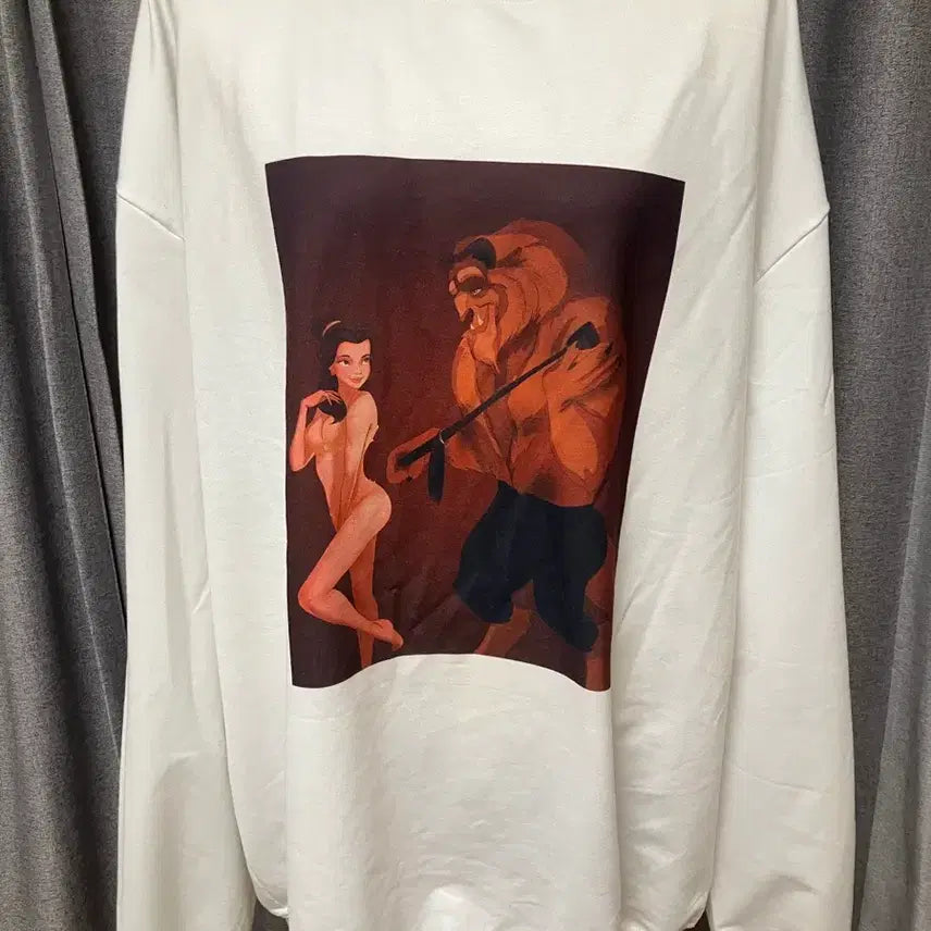 [BUNJANG] Beauty and the Beast Graphic Long Sleeve T-Shirt / (거의 새상품) 긴팔 티셔츠 미녀와 야수 프린팅 맨투맨