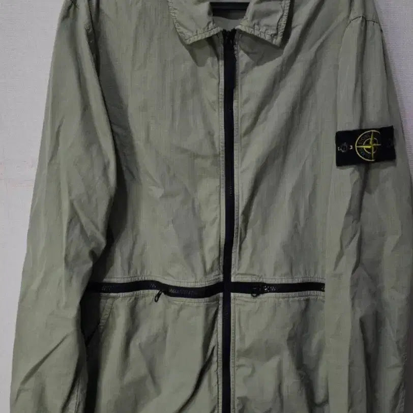 [BUNJANG] Stone Island Olive Windbreaker Jacket (L) / [백화점판/S급] 스톤아일랜드 올리브 바람막이 자켓 100/L