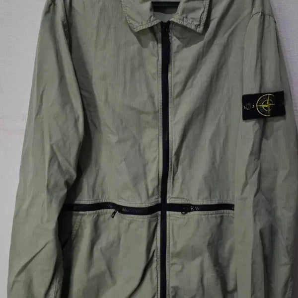 [BUNJANG] Stone Island Olive Windbreaker Jacket (L) / [백화점판/S급] 스톤아일랜드 올리브 바람막이 자켓 100/L
