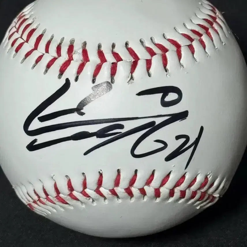 [BUNJANG] Lotte Giants Park Se Woong Autographed Baseball / 롯데 자이언츠 박세웅 친필 싸인볼