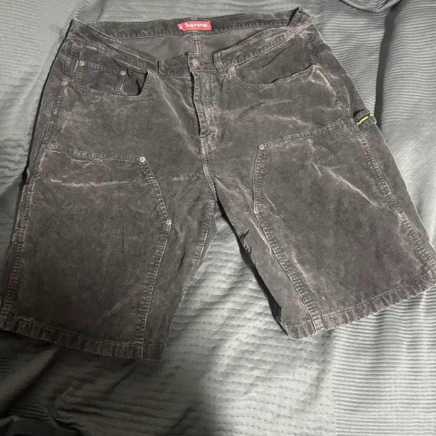 [BUNJANG] Supreme Washed Corduroy Double Knee Painter Shorts Black / 36 24ss 슈프림 워시드 코듀로이 더블 니 페인터 쇼츠 블랙