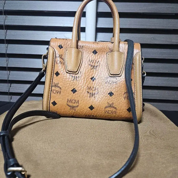 [BUNJANG] MCM Visetos Mini Tote Bag Cognac / MCM 비세토스 미니 토트백 꼬냑 탄생