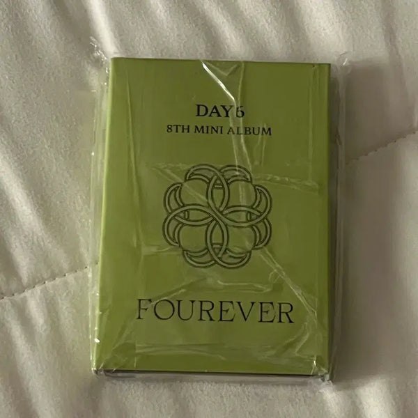 [BUNJANG] DAY6 FOUREVER Welcome To The Show Mini Album (Sealed) / 미개봉] 데이식스 포에버 네모반 웰컴투더쇼 앨범 양도 DAY6 FOUREVER