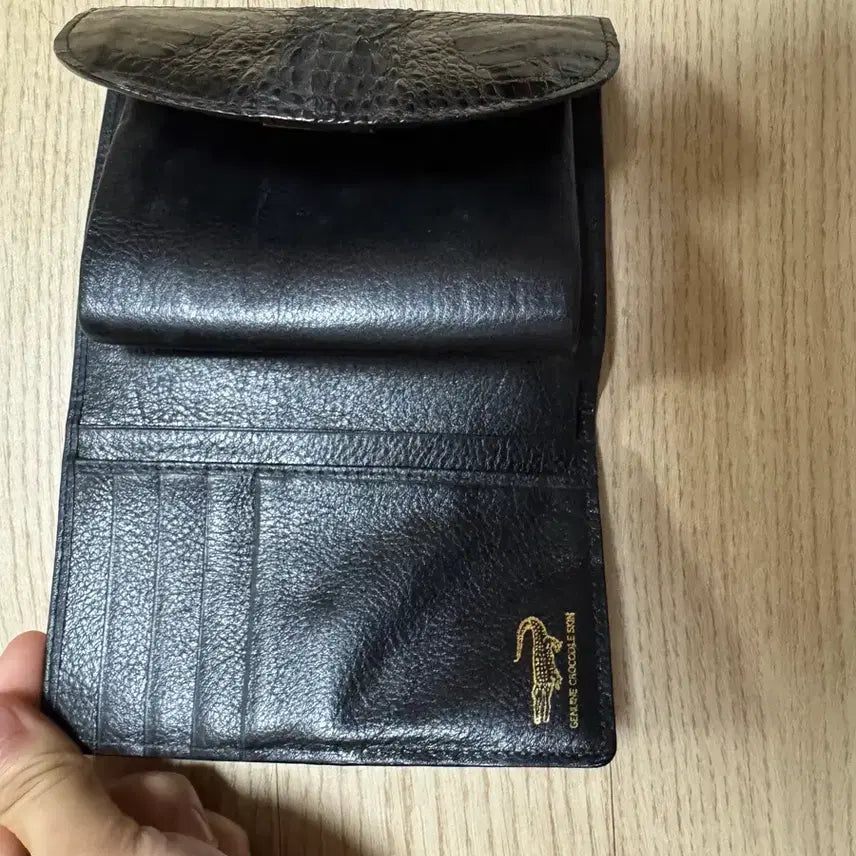 [BUNJANG] Vintage Crocodile Leather Bifold Wallet with Golden Frame Coin Pocket / 빈티지 크로커다일 가죽 반지갑/골든 프레임 동전지갑(상태 최상)