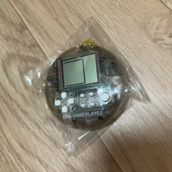 [BUNJANG] Gacha LCD Mini Game Machine Disc Retro Game Machine Keychain / 가챠 액정 미니게임기 디스크 레트로게임기 키링
