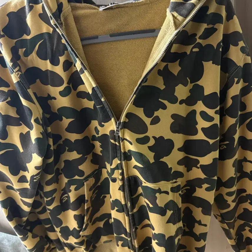 [BUNJANG] BAPE Shark Full Zip Hoodie Yellow / (급처) 베이프 샤크 후드집업 옐로우