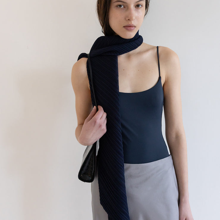 [BUNJANG] EHRE Pleats Wide Muffler Navy / 에레 EHRE 플리츠 머플러