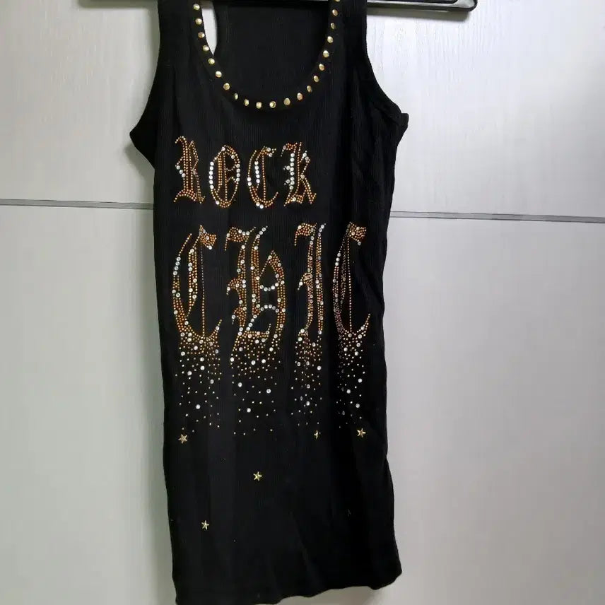 [BUNJANG] Y2K Black Gold Studded Sleeveless Top / 갸루블랙골드 Y2K슬리브