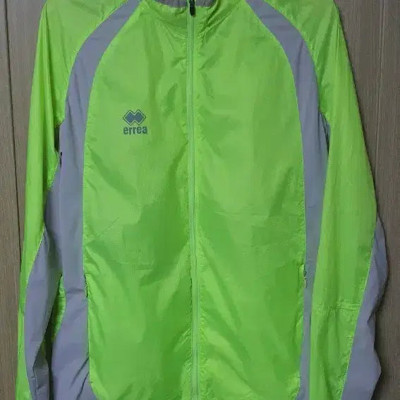 [BUNJANG] Errea Fluorescent Windbreaker Jacket XL / 형광색  바람막이 XL
