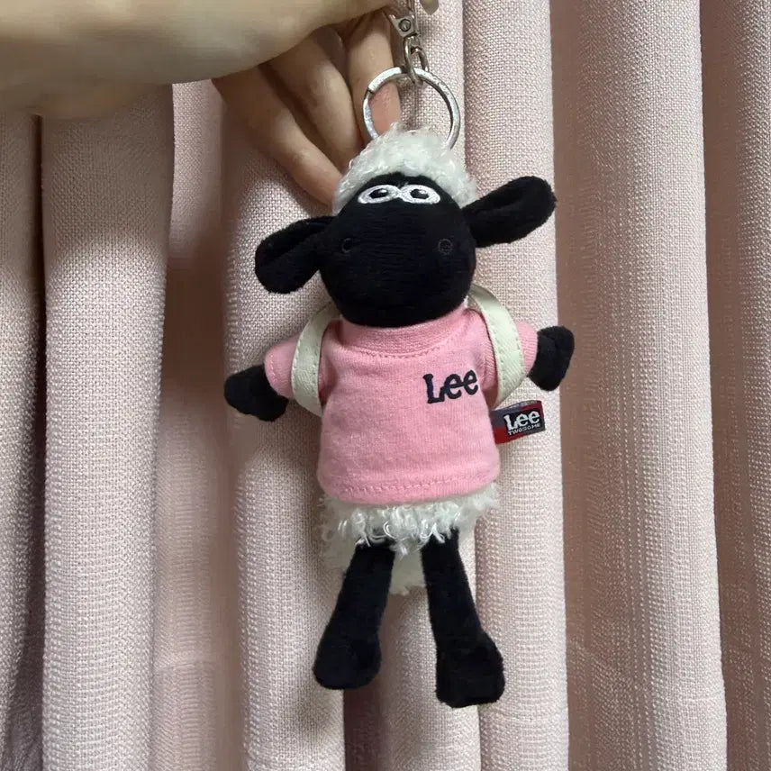 [BUNJANG] Twosome Place Shaun the Sheep Plush Keychain / 투썸 LEE 숀더쉽 인형 키링