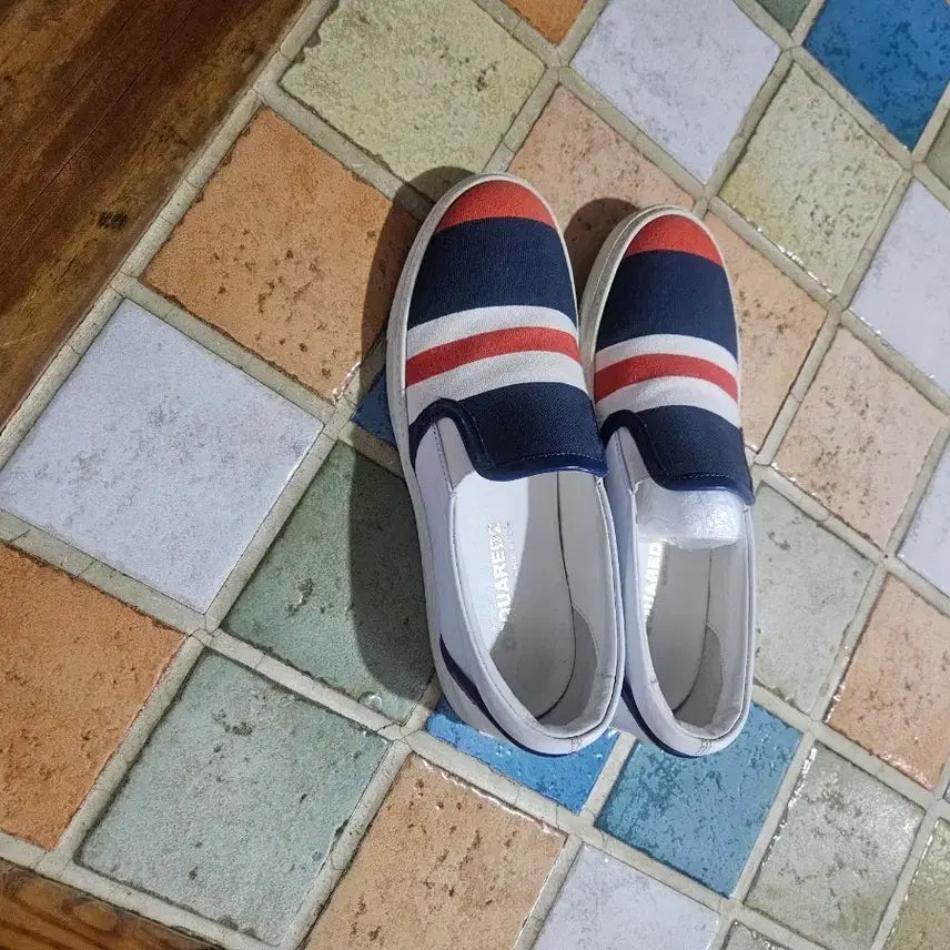 [BUNJANG] DSQUARED2 Canvas Stripe Slip-On Sneakers White / DSQUARED2 캔버스 스트라이프 슬립온 화이트