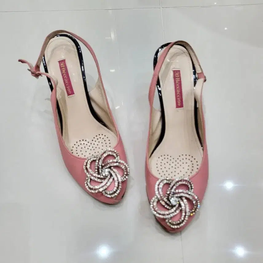 [BUNJANG] Beccaccino Slingback Shoes with Floral Cubic Buckle / Beccaccino 슬링백 (240E)
