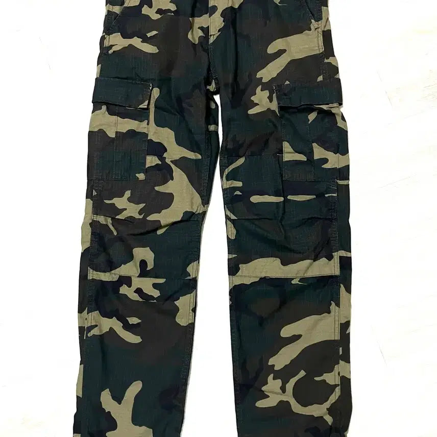 [BUNJANG] Carhartt WIP Aviation Pants Woodland Camouflage 32x32 / (최상급) 32x32 칼하트 에비에이션 팬츠(우드랜드 카키 카모플라쥬 패턴)