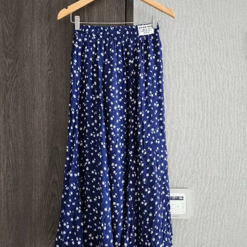 [BUNJANG] Daisy Pattern Flare Long Skirt F / 블랙 프라이데이 데이지 패턴 롱 스커트 F