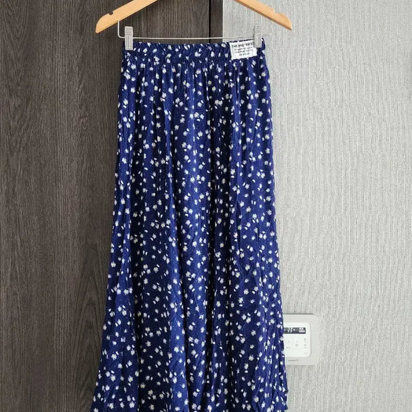 [BUNJANG] Daisy Pattern Flare Long Skirt F / 블랙 프라이데이 데이지 패턴 롱 스커트 F