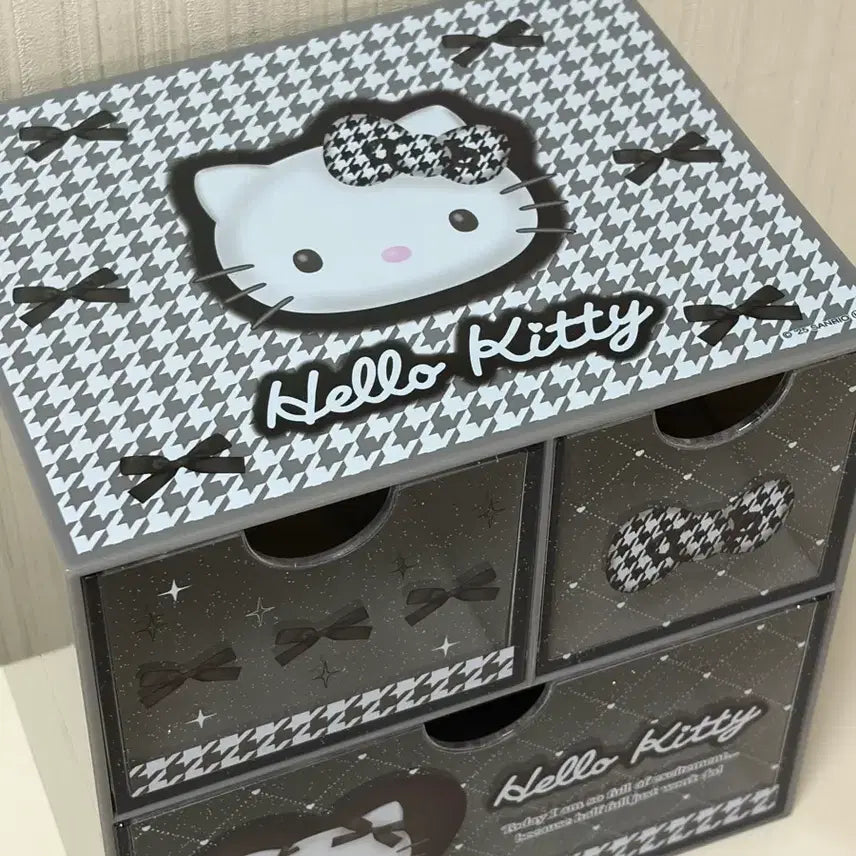 [BUNJANG] Sanrio Hello Kitty Monotone 3-Tier Chest Drawer Organizer / 산리오 정품 헬로키티 모노톤 3단 체스트 서랍 정리함 보관함 수납함 블랙화이트