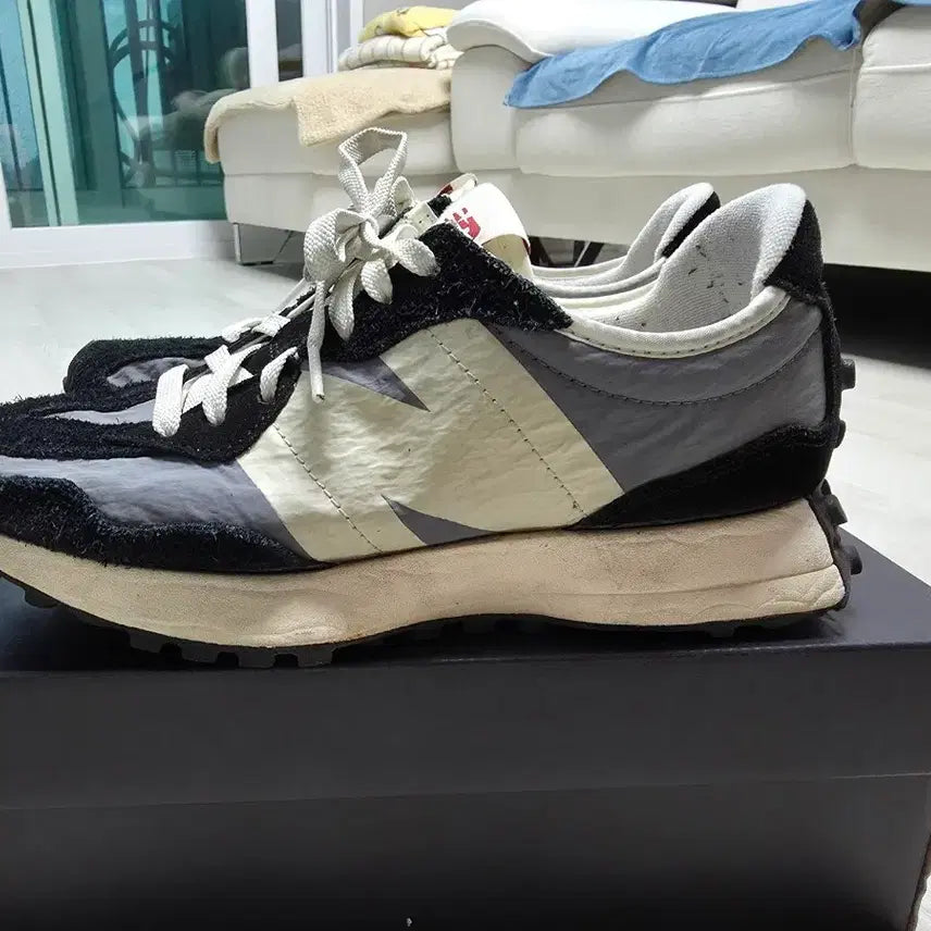 [BUNJANG] New Balance 327 Black Moonbeam Sneakers (260) / 뉴발란스 327