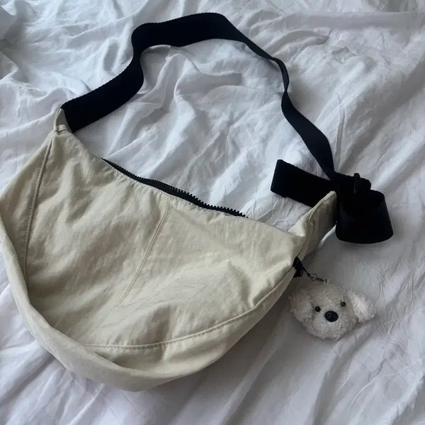[BUNJANG] Ivory Crossbody Bag with Bear Keychain / 아이보리 크로스백