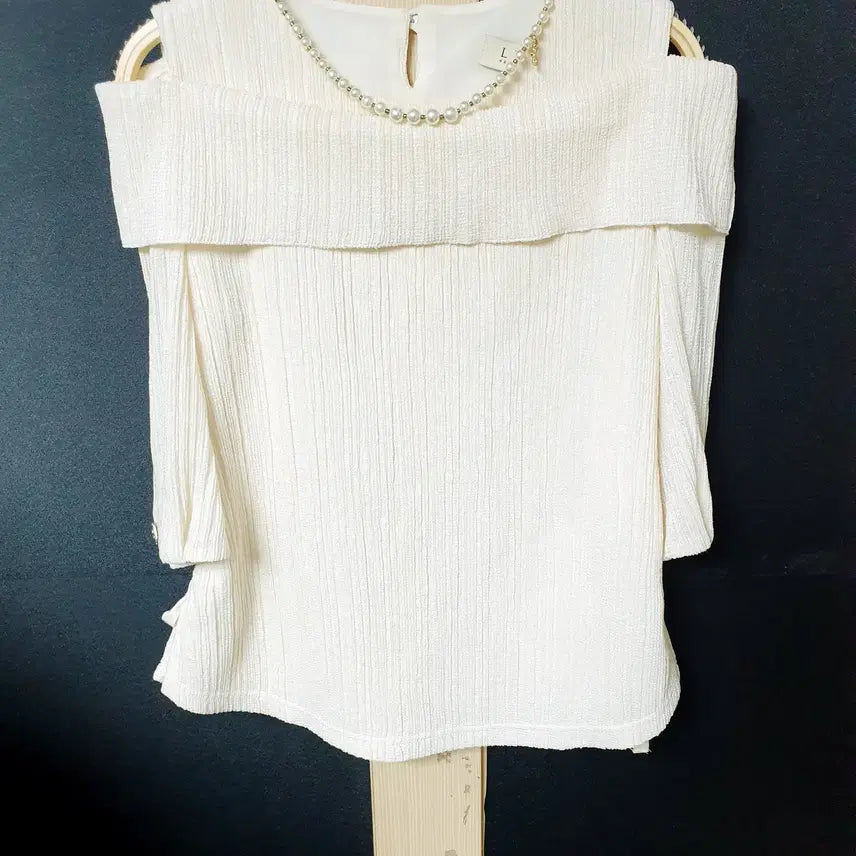 [BUNJANG] Rinjin Manwon Ivory Semi-Sleeve Blouse Top / 진짜만원 린 반팔 블라우스티 66 아이보리