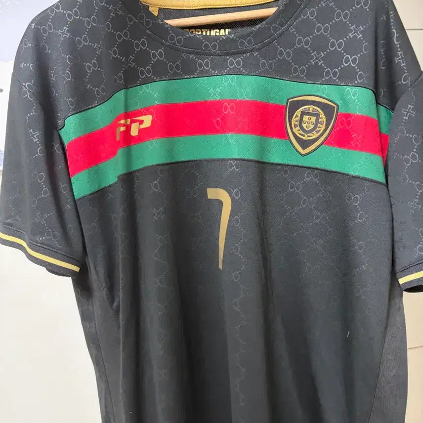 [BUNJANG] Cristiano Ronaldo Portugal National Team Authentic Jersey - Size L / 호날두 포르투갈 정품 유니폼 새상품 L