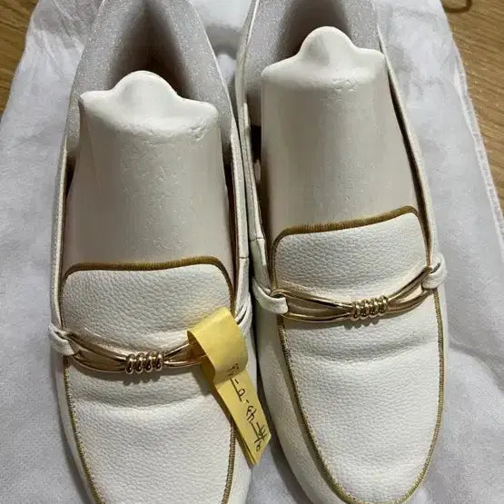 [BUNJANG] ELCANTO Matsu White Loafers (235) / 엘칸토 마쯔 화이트 로퍼 235