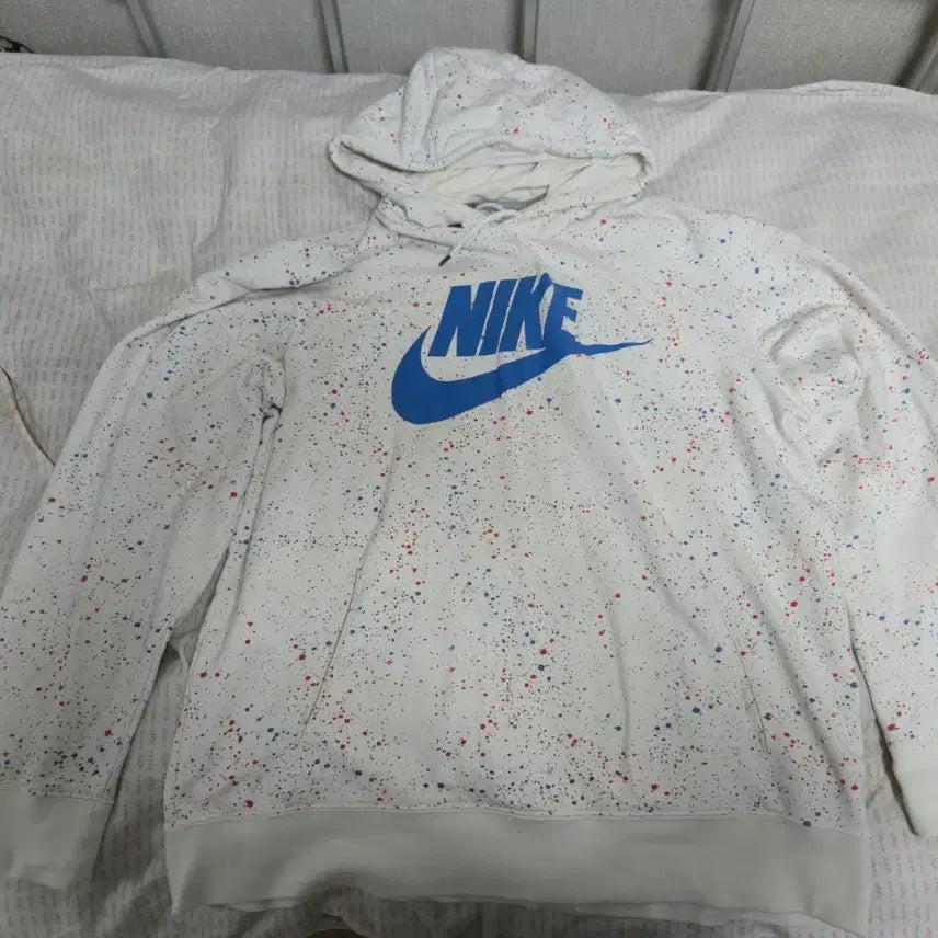 [BUNJANG] Nike Swoosh Paint Splash Hoodie White / 나이키 스우시 페인트스플래쉬 후드티 화이트