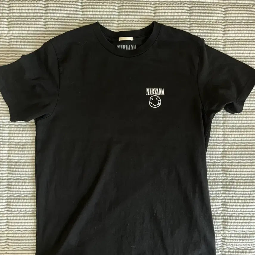 [BUNJANG] GU Nirvana T-shirt (Black, L) / [L] GU 너바나 반팔티
