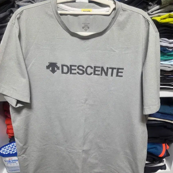 [BUNJANG] Descente Short-Sleeve T-Shirt Grey Size 105 / 데상트 반팔 티셔츠 그레이105