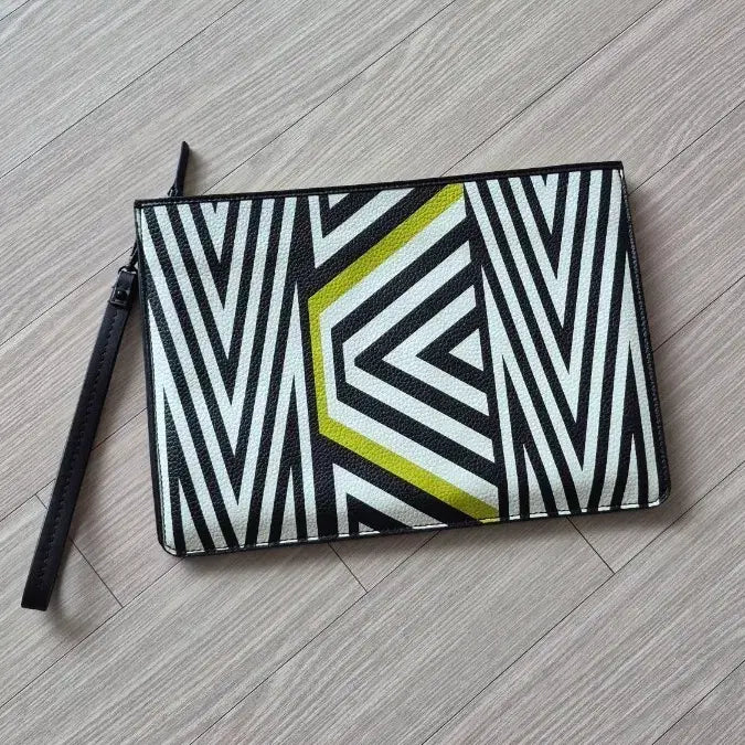 [BUNJANG] MCM Tobias Rehberger Collaboration Limited Edition Clutch Bag / MCM토비아스 레베르거 클러치백(정품,상태최상)
