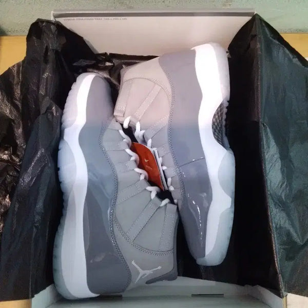[BUNJANG] Air Jordan 11 Retro Cool Grey 2021 Size 275 / 조던 11 레트로 쿨 그레이 2021 275사이즈