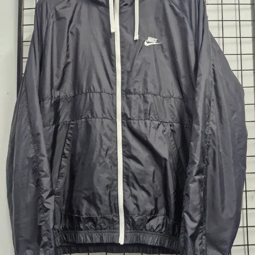 [BUNJANG] Nike Classic Hooded Windbreaker Jacket Black / 95-100L 나이키 클래식 후드 바람막이 자켓 블랙.