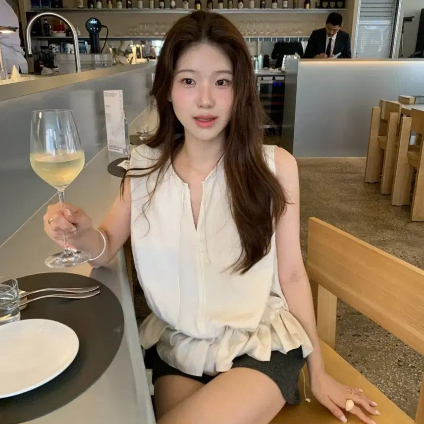 [BUNJANG] Aren Airy Frill Blouse / 어랜 에어리 프릴 블라우스