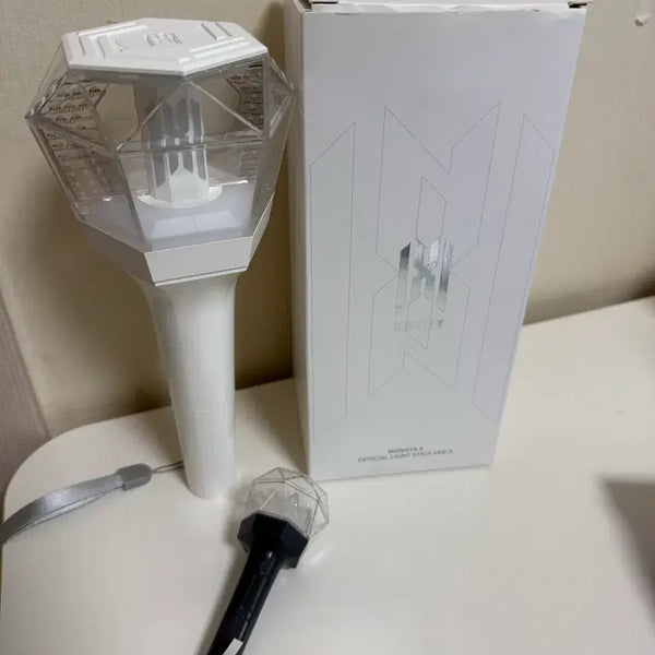 [BUNJANG] MONSTA X Lightstick Mon-dongyi 3 & Mon-dongyi 2 Keyring Bundle Set / 몬스타엑스 응원봉 몬둥이3, 몬둥이2 키링 일괄 판매