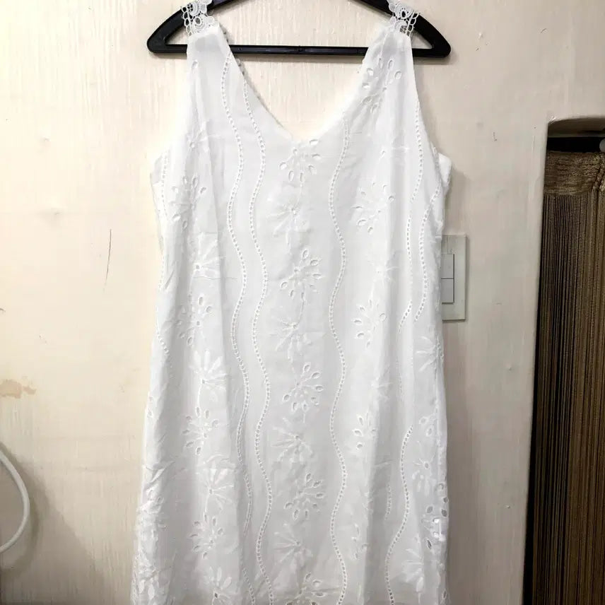 [BUNJANG] Embroidered Dress / 자수 원피스