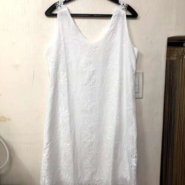 [BUNJANG] Embroidered Dress / 자수 원피스