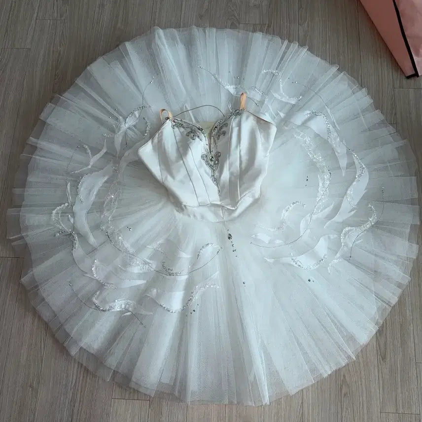 [BUNJANG] Swan Lake Ballet Costume for Competition / 마지막 가격내려요ㅠㅠ백조의  호수 발레 의상 팝니다