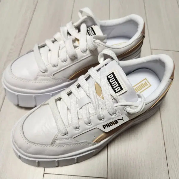 [BUNJANG] Puma Maze Stack Women's Sneakers White/Yellow Height-Increasing Athletic Shoes Size 230 / 푸마 스니커즈 메이즈 스택 우먼즈 화이트/옐로우 키높이 운동화 사이즈230사진과 같이 두어번 신은거라 새거처럼 보이는데 발등부분 가죽이라 주름 있어요^^여러 중고사이트에도