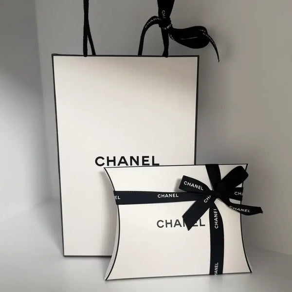 [BUNJANG] Chanel Beauty Cosmetic Shopping Bag and Gift Wrapping Set / 샤넬 뷰티 화장품 쇼핑백, 선물포장 (리본있음)