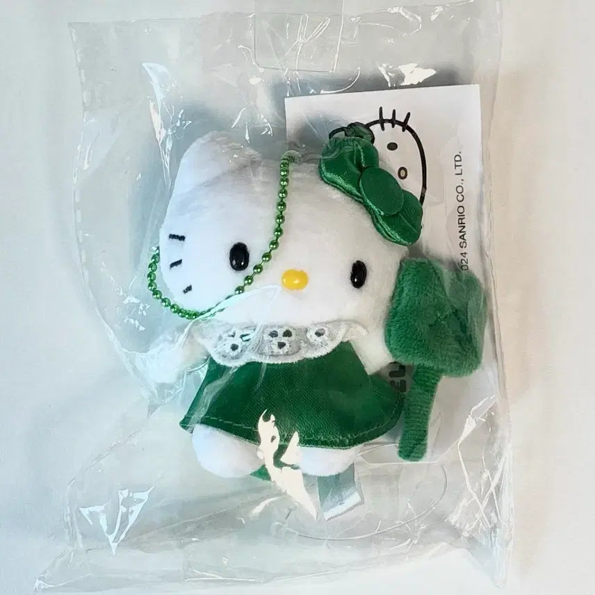 [BUNJANG] Hello Kitty 50th Anniversary Four Leaf Clover Doll / 헬로키티 50주년 네잎클로버 인형