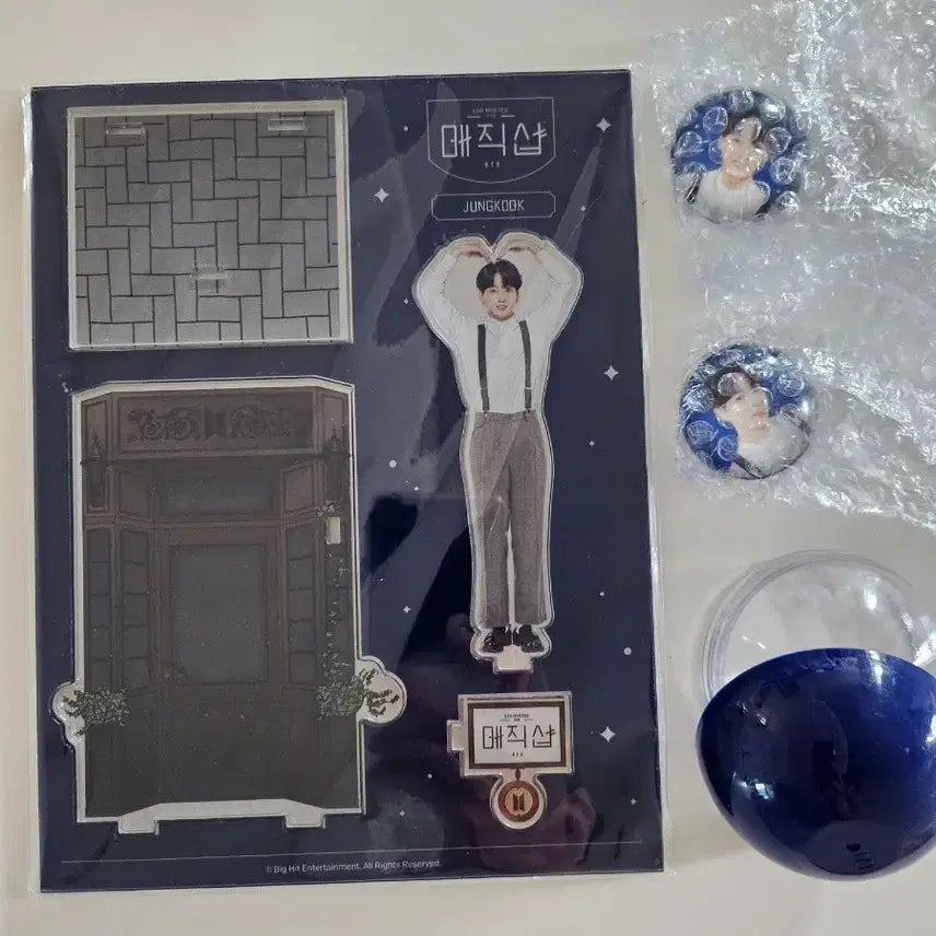 [BUNJANG] BTS Jungkook Magic Shop Acrylic Standee & Lucky Draw Magnet Set (Sealed) / 방탄소년단 매직샵 굿즈 미개봉 새상품 정국