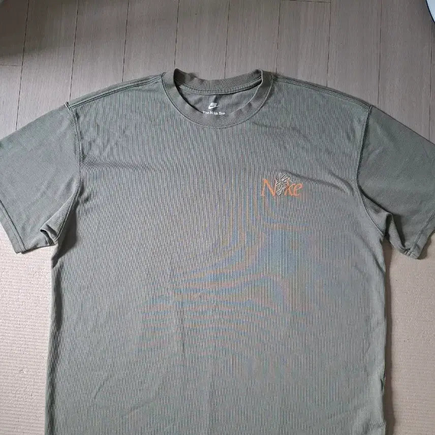 [BUNJANG] Nike Embroidered Short Sleeve T-Shirt Khaki / 나이키 자수 반팔 티셔츠 카키
