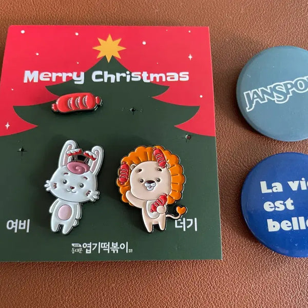 [BUNJANG] Yeopgi Tteokbokki Pin Badge & Misc. Badge Bundle / 엽기떡볶이 핀뱃지 + 기타 뱃지 일괄